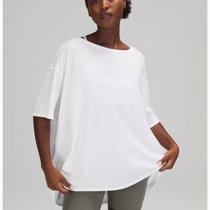 Lululemon Back in Action Short Sleeve, size 4